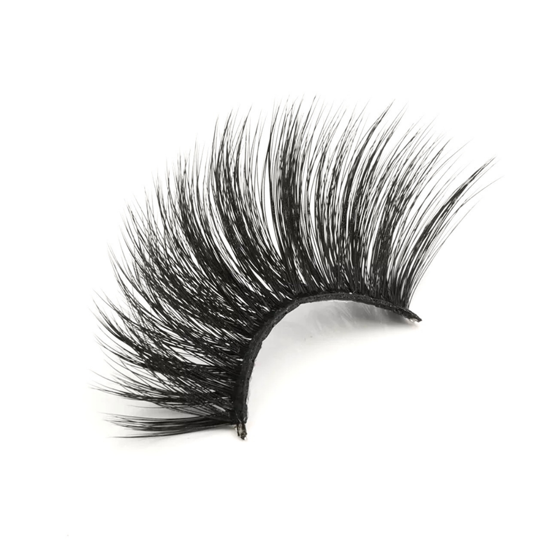 3D Mink Lashes. Soft Cotton Band. Soft Natural Hairs. Easy Application. Natural Looking Dramatic Lashes.